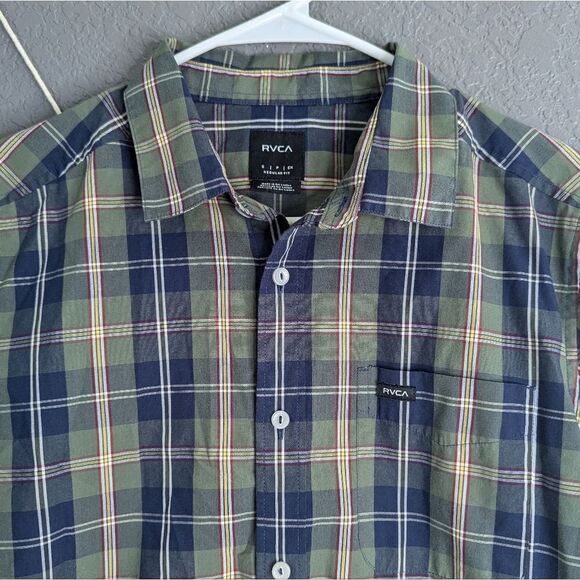 RVCA Button Down Short Sleeve Shirt Size Small Men's - Picture 3 of 7